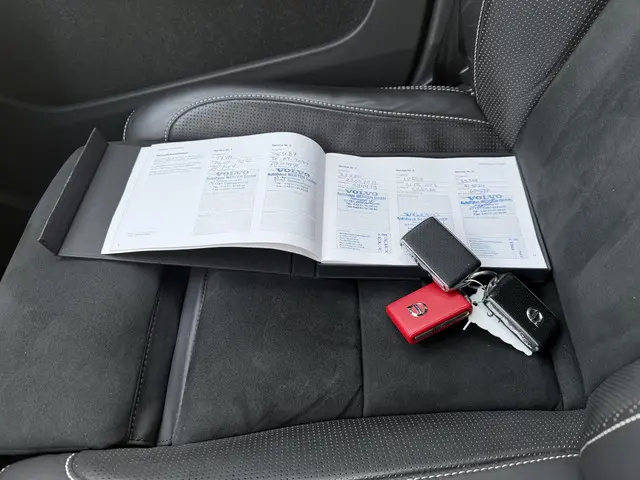 Volvo XC40 2.0 T4 190 pk R-Design 2018 Benzine 23