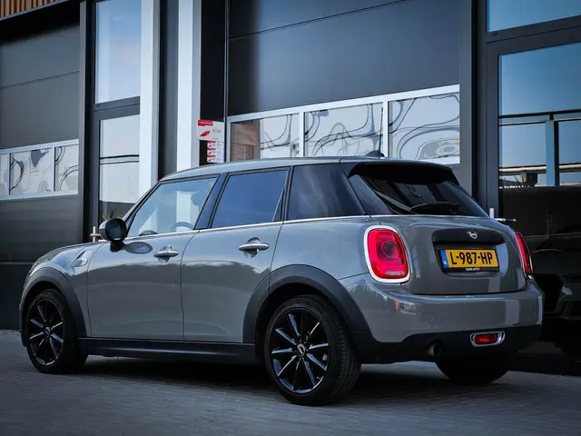 MINI One Mini 1.5 Business Edition 2019 Benzine 10
