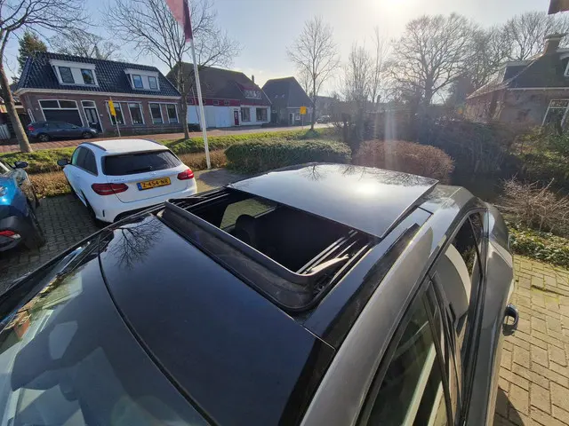 Peugeot 408 1.6 HYbrid GT 180 EAT8 2024 Hybride Benzine 27