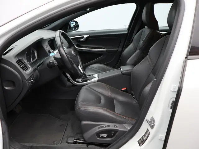 Volvo V60 Cross Country 2.0 T5 Polar+ 2018 Benzine 7