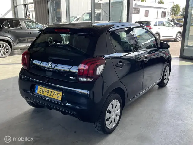Peugeot 108 1.0 e-VTi Allure 2018 Benzine 4