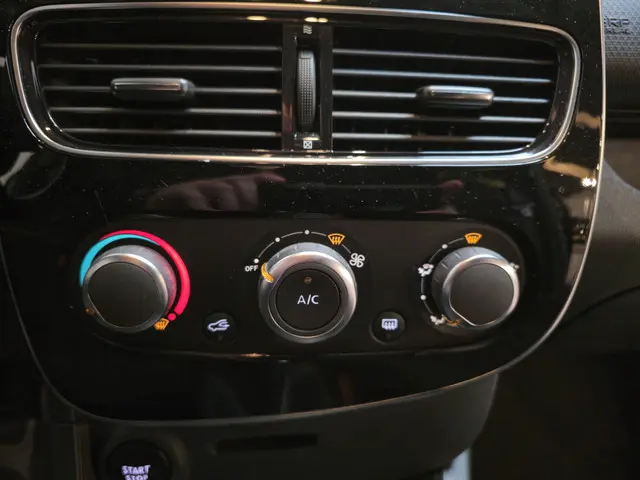 Renault Clio 0.9 TCe Limited 2018 Benzine 21