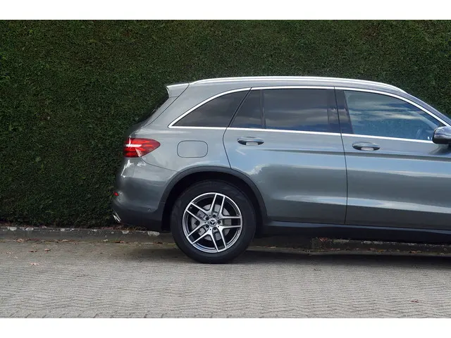 Mercedes-Benz GLC GLC 300 4M AMG line 2018 Benzine 38
