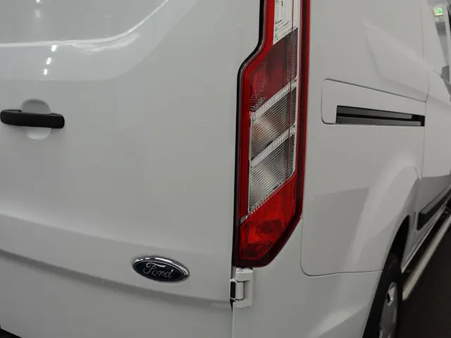Ford Transit Custom 105pk L1H1 Trend 2022 Diesel 6