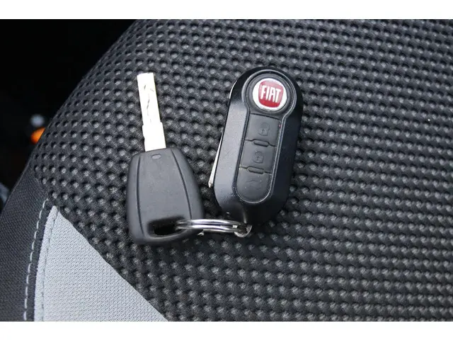 Fiat Punto EVO 0.9 TWINAIR EASY 5-DEURS 2012 Benzine 16