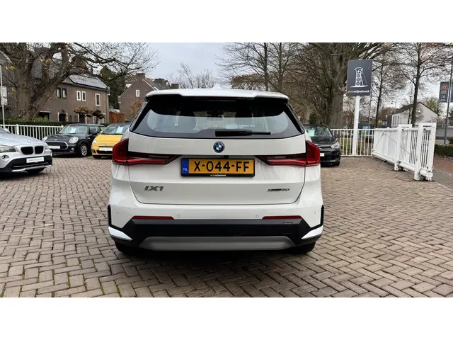 BMW iX1 xDrive30 Launch Edition 67 kWh 2023 Elektrisch 10
