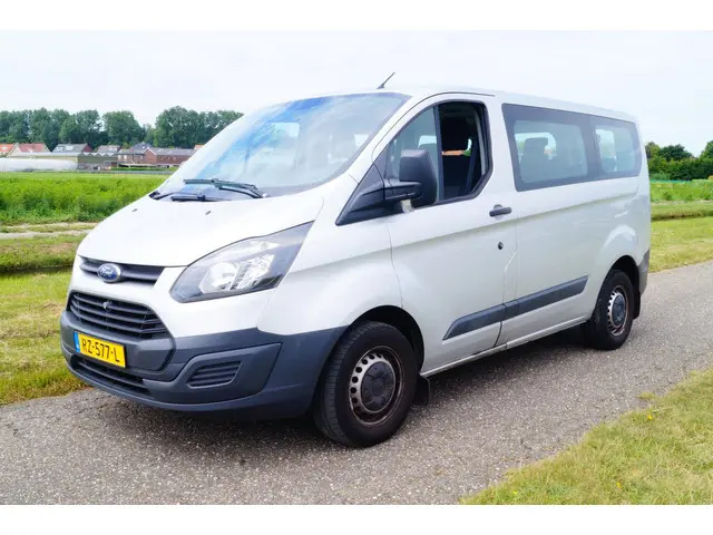 Ford Transit Custom 9 persoons, 112855km ! 2015 Diesel