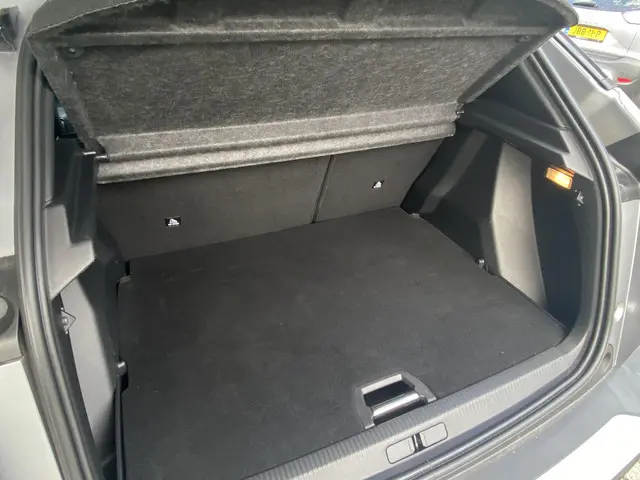 Peugeot 2008 1.2T 130pk Allure 2020 Benzine 15