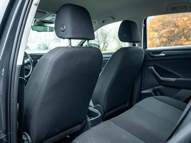 Volkswagen T-Roc 1.0 TSI T-Roc 2021 Benzine 28