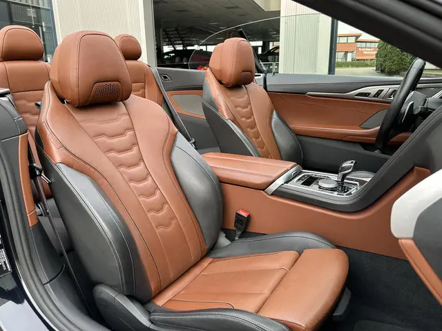 BMW 8 Serie 840i xDrive High Executive 2021 Benzine 52