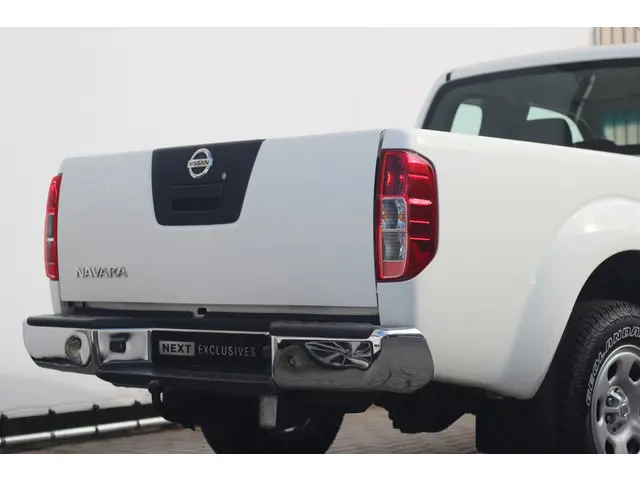 Nissan Navara 2.5 dCi XE King Cab 2012 Diesel 48