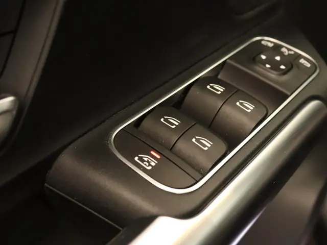 Mercedes-Benz GLA 250 e Style 2020 Hybride Benzine 24