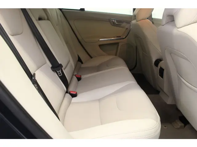 Volvo V60 T4 Kinetic Automaat 2013 Benzine 8