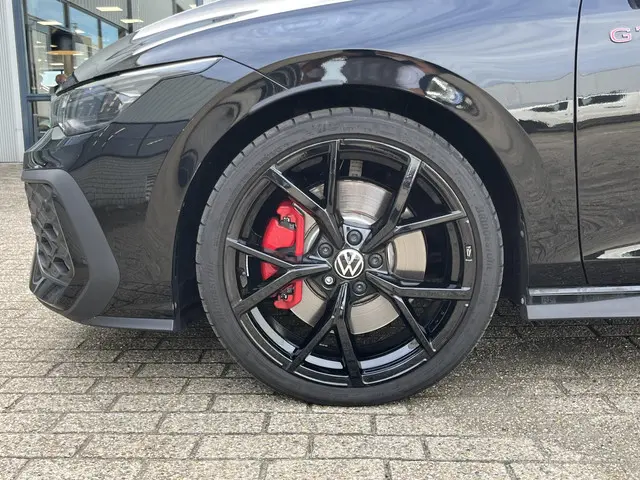 Volkswagen Golf 2.0 TSI GTI 8.5 2024 Benzine 36
