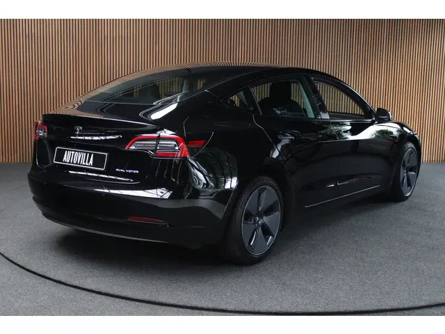 Tesla Model 3 RWD 2022 Elektrisch 5