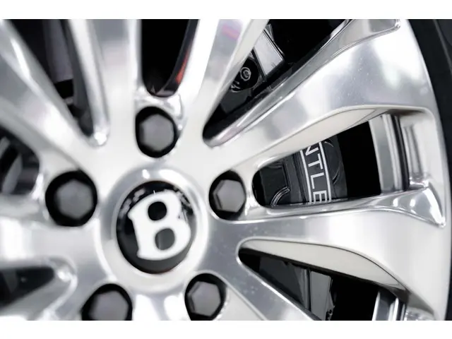 Bentley Flying Spur 4.0 V8 2021 Benzine 18