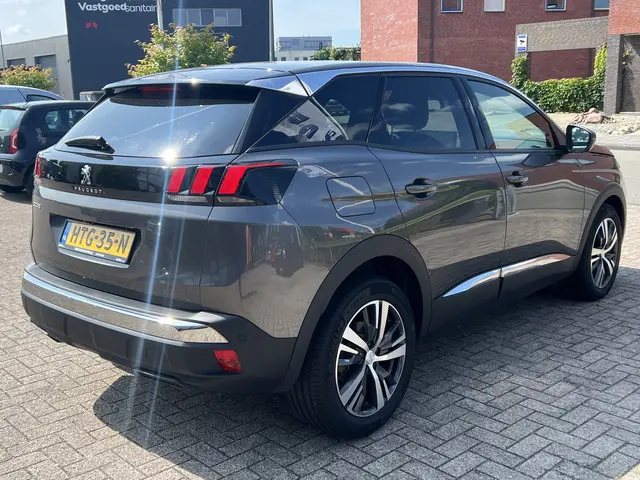 Peugeot 3008 1.2 130 pk Automaat Allure Pack 2023 Benzine 6