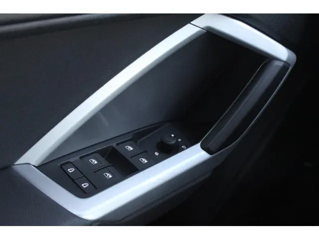 Audi Q3 35 TFSI Advanced edition 2024 Benzine 35