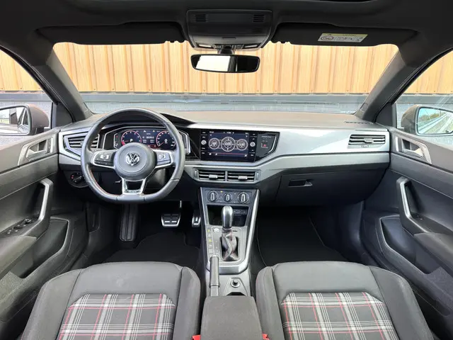 Volkswagen Polo 2.0 TSI GTI 2019 Benzine 8