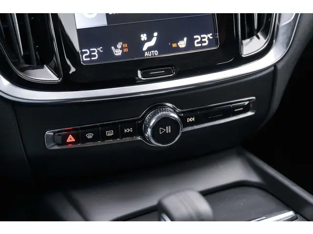 Volvo V60 2.0 B3 Momentum Advantage 2020 Benzine 9