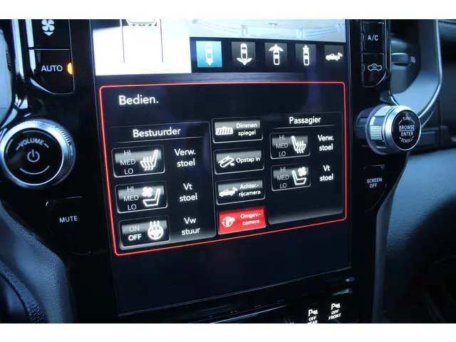 Dodge Ram 1500 5.7 V8 4x4 Crew Cab Laramie 2021 LPG/Gas 19