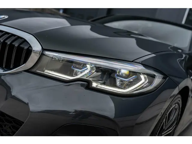 BMW 3 Serie 320i High Executive Edition 2020 Benzine 68