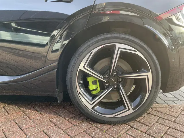 Kia EV6 GT AWD 77.4 kWh 2023 Elektrisch 14