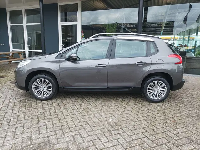 Peugeot 2008 1.2 VTi Blue Lease 2014 Benzine 2