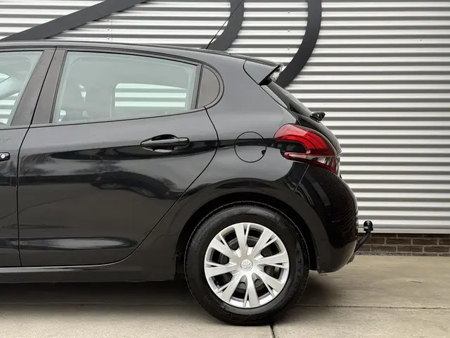 Peugeot 208 1.2 PureTech Blue Lion 2017 Benzine 16