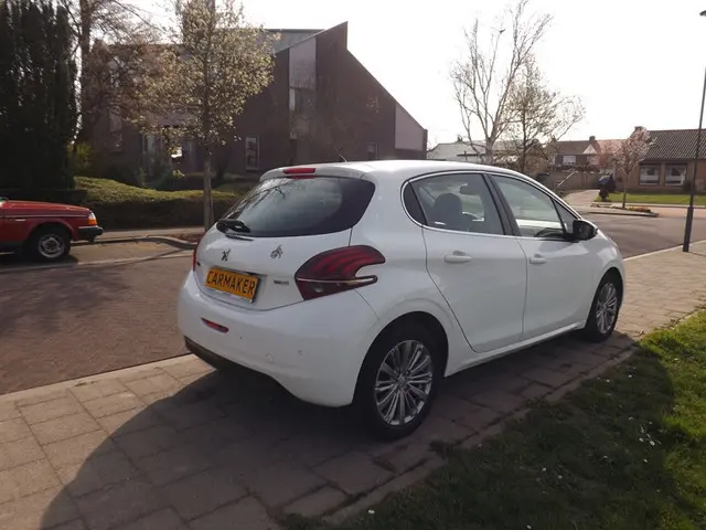 Peugeot 208 1.2 PureTech Première | AUTOMAAT 2016 Benzine 4