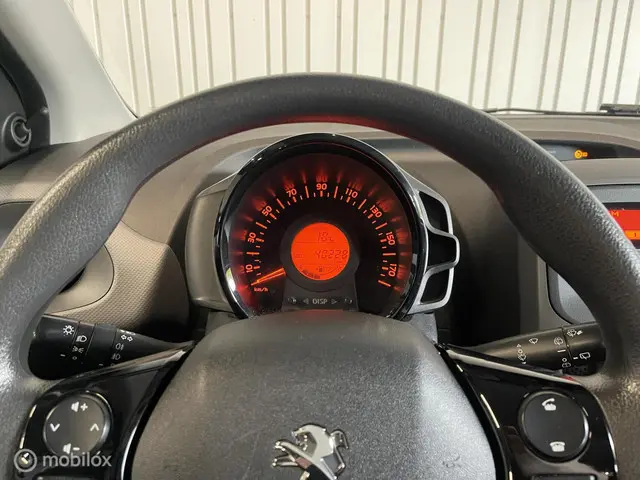 Peugeot 108 1.0 e-VTi Access 2018 Benzine 19