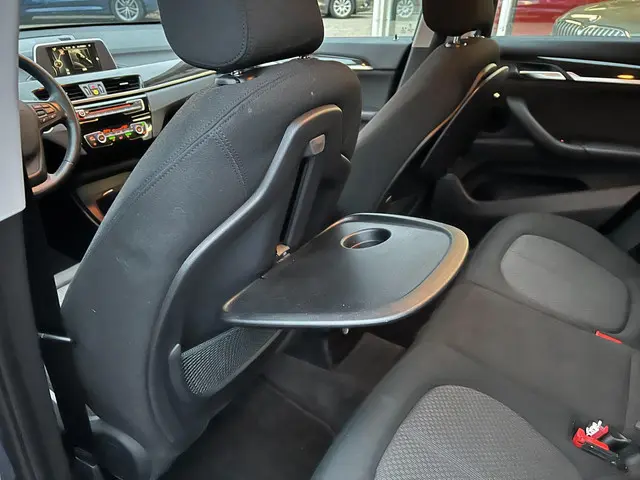 BMW X1 XDrive20i High Executive 2017 Benzine 8