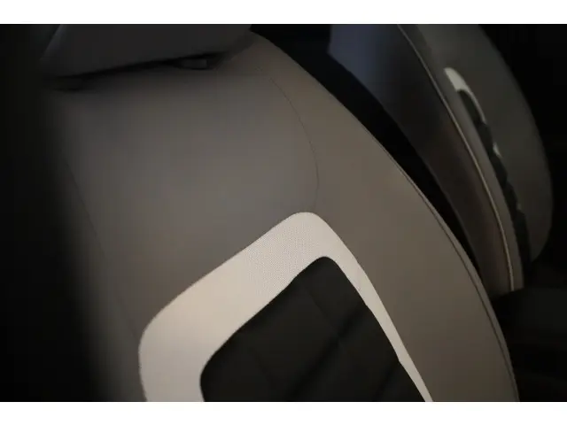 Citroën C4 Hybrid 136 Max 2025 Hybride Benzine 8