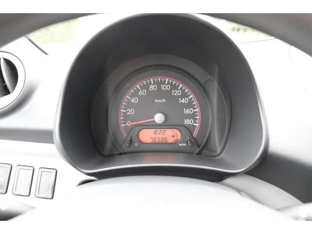 Nissan Pixo 1.0 Look 2012 Benzine 7