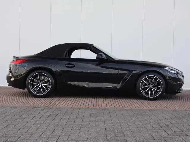 BMW Z4 Roadster sDrive30i High Executive 2021 Benzine 6