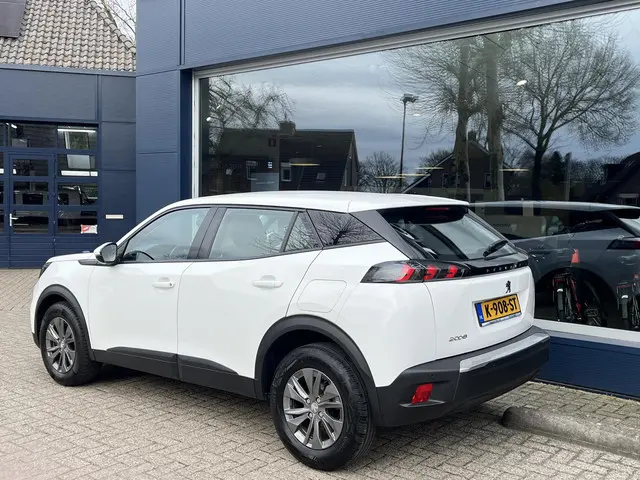 Peugeot 2008 1.2 Turbo 100 PK Active Pack 2021 Benzine 4