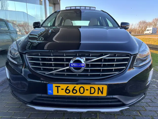Volvo XC60 2.0 T5 FWD Summum Automaat 2015 Benzine 4