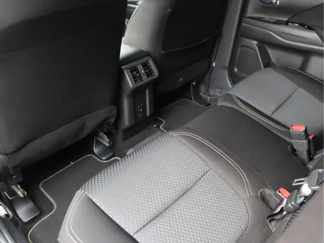 Mitsubishi Outlander 2.4 PHEV 2020 Hybride Benzine 28