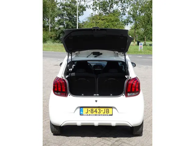 Peugeot 108 1.0 e-VTi Allure 2020 Benzine 9