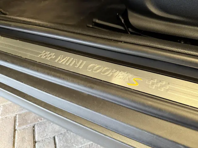 MINI Electric Cooper SE Classic 33 kWh 2022 Elektrisch 42