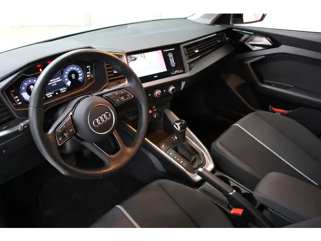 Audi A1 citycarver 30 TFSI Epic Automaat 2020 Benzine 12