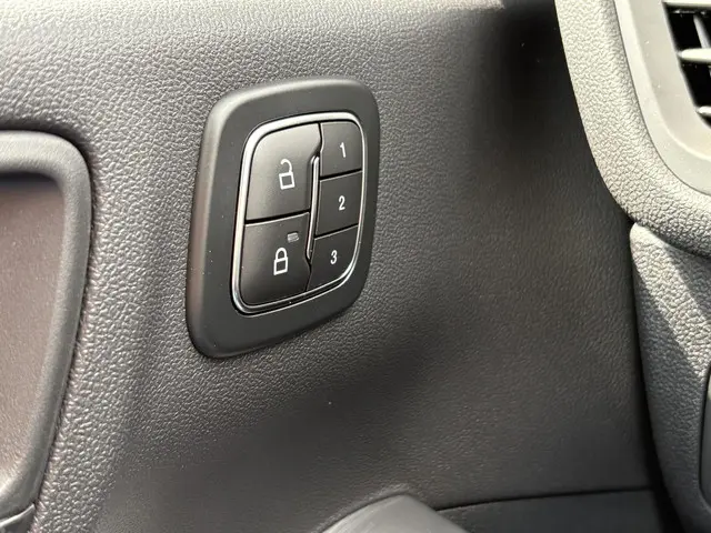 Ford Kuga 2.5 PHEV ST-Line X 2025 Hybride Benzine 20