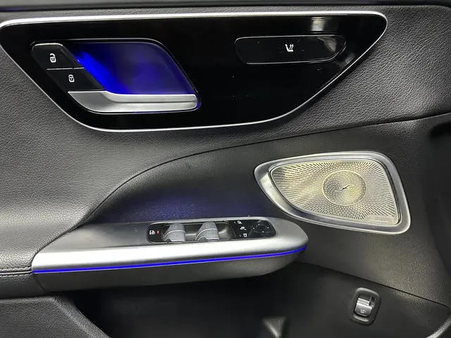 Mercedes-Benz C-Klasse 300 AMG PANO 2021 Benzine 8