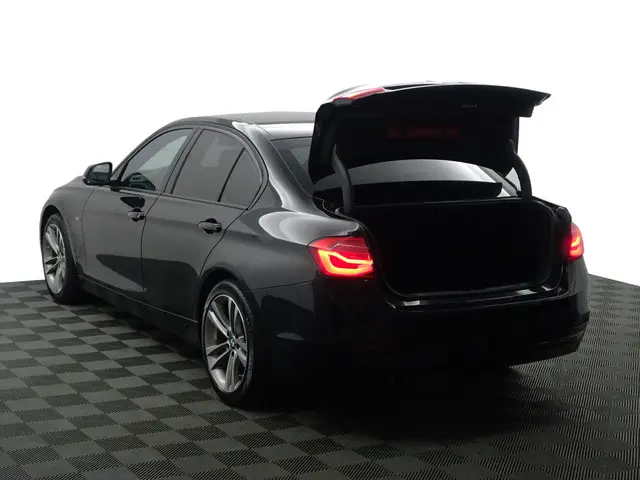 BMW 3 Serie 318i High Executive Aut- 2018 Benzine 36