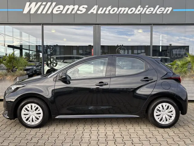 Toyota Yaris 1.5 Hybrid Active 2023 Hybride Benzine 6