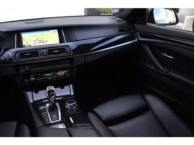 BMW 5 Serie 528i High Executive NAP 2014 Benzine 12
