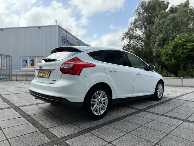 Ford Focus 1.0 EcoBoost 5drs Titanium 2013 Benzine 6