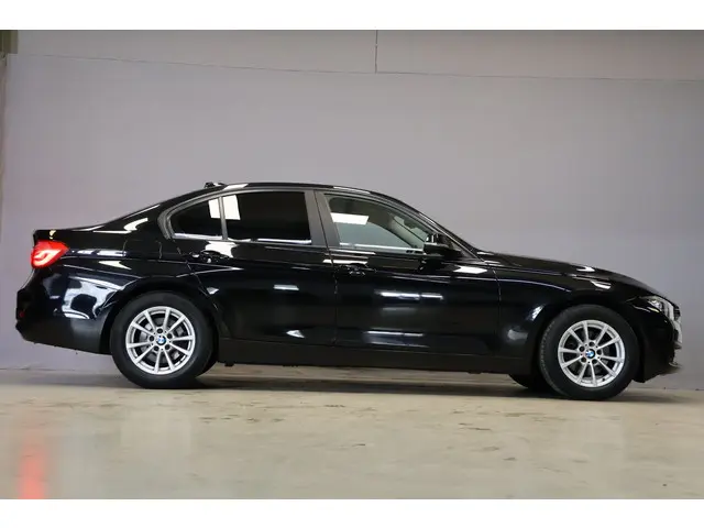 BMW 3 Serie 318i Essential | Automaat|Leder| 2016 Benzine 5