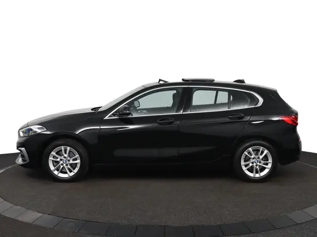 BMW 1 Serie 118i High Executive 2021 Benzine 3