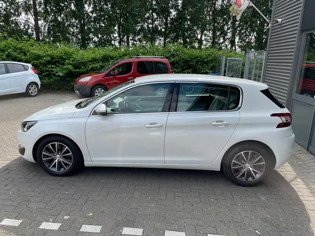 Peugeot 308 1.2 PureTech Active 2015 Benzine 6